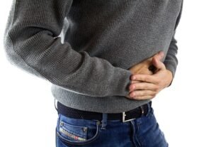 5 sintomas de úlcera no estômago